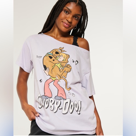 Hollister OVERSIZED OFF-THE-SHOULDER SCOOBY-DOO GRAPHIC TEE size Small - Picture 1 of 7